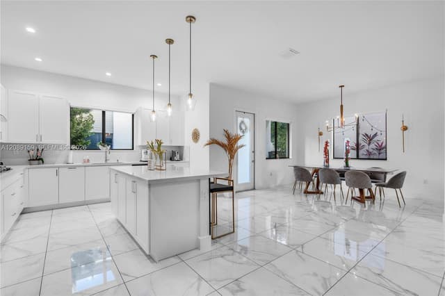 4363 NW 81st Ave, Doral FL 33166 - Doral, FL - Photo 6