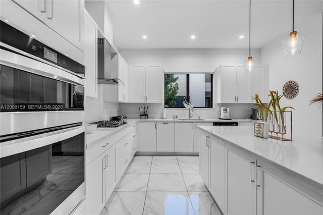 4363 NW 81st Ave, Doral FL 33166 - Doral, FL - Photo 7