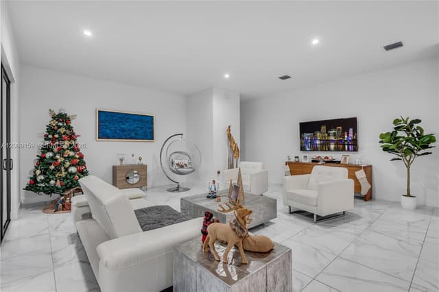 4363 NW 81st Ave, Doral FL 33166 - Doral, FL - Photo 3