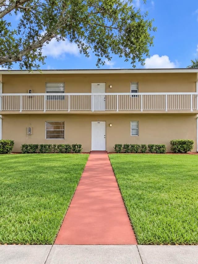 10113 TWIN LAKES Drive, Coral Springs FL 33071 - Coral Springs, FL - Photo 2
