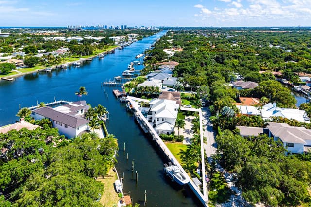 12898 S Shore Drive, Palm Beach Gardens FL 33410 - Palm Beach Gardens, FL - Photo 2