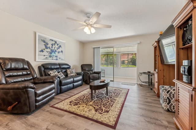 118 Amherst Lane, Lake Worth FL 33467 - Lake Worth, FL - Photo 5