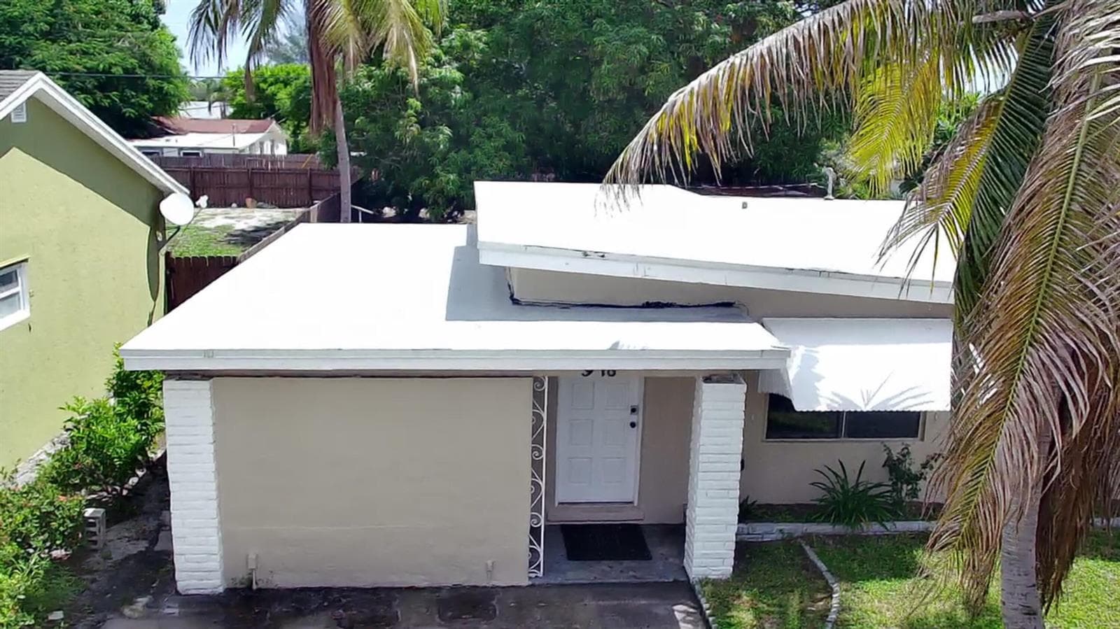 918 N C Street, FL 33460 - Photo 1