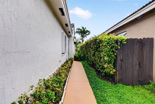 7557 SW 164th Ct, Miami FL 33193 - Miami, FL - Photo 5