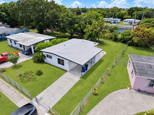 545 NW 29th Ave, Fort Lauderdale FL 33311 - Fort Lauderdale, FL - Photo 3