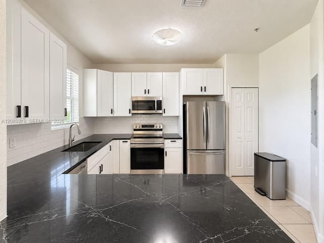 10242 NW 7th St # 203, Miami FL 33172 - Miami, FL - Photo 6