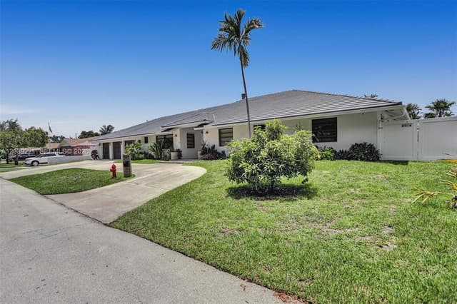 1531 SE 24th Ter, Pompano Beach FL 33062 - Pompano Beach, FL - Photo 2