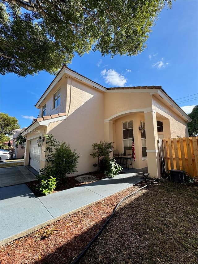 6314 Duval Dr, Margate FL 33063 - Margate, FL - Photo 2