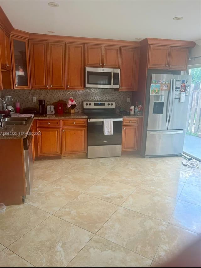 6314 Duval Dr, Margate FL 33063 - Margate, FL - Photo 4