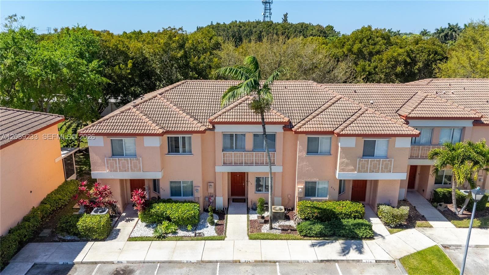 816 NW 208th Way, Pembroke Pines FL 33029 - Pembroke Pines, FL - Photo 1