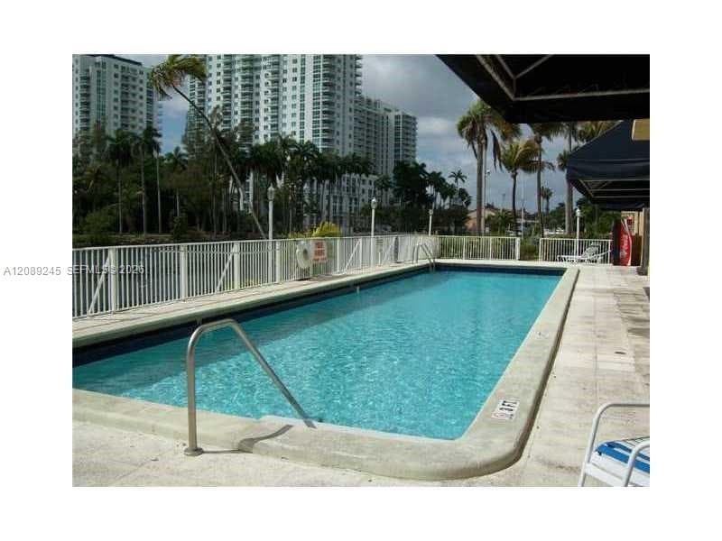 1740 NW N River Dr # 117, Miami FL 33125