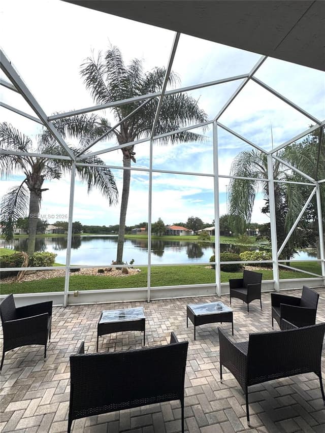 6525 Pavone St, Lake Worth FL 33467 - Lake Worth, FL - Photo 2