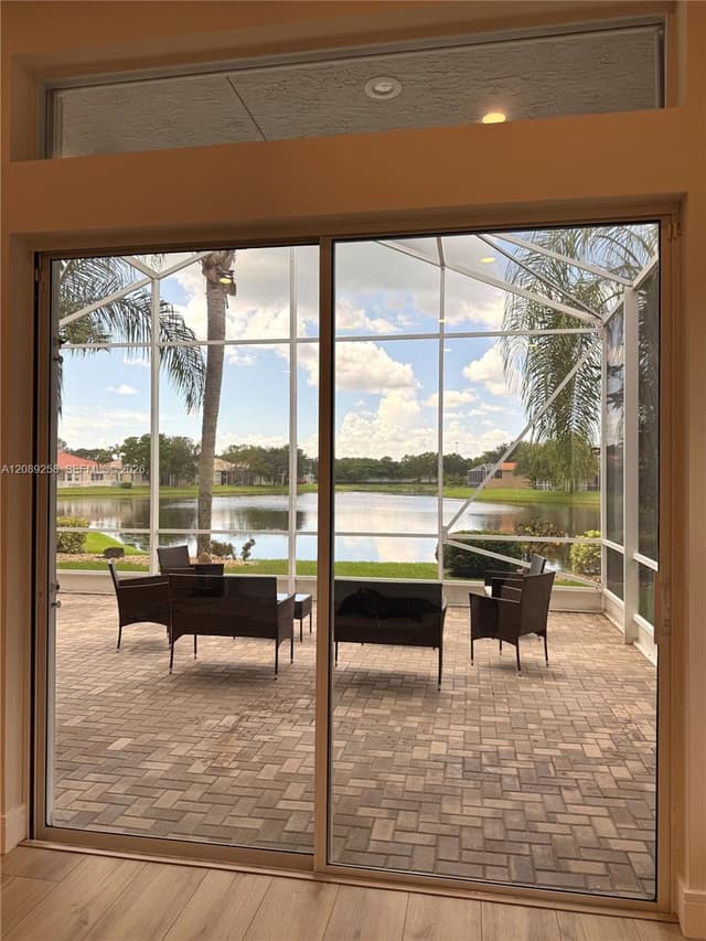 6525 Pavone St, Lake Worth FL 33467 - Lake Worth, FL - Photo 3