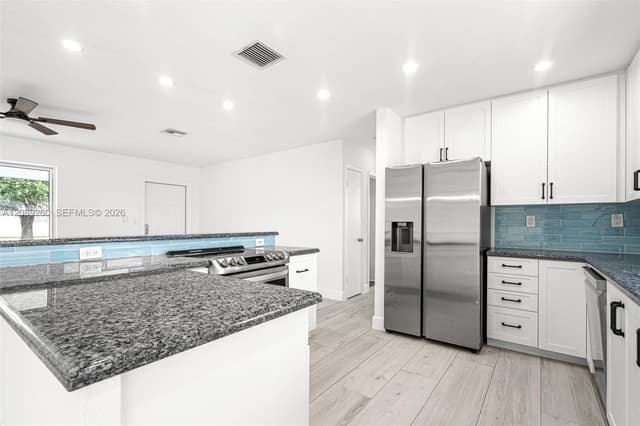 7960 Shalimar St, Miramar FL 33023 - Miramar, FL - Photo 7