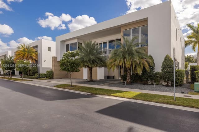 10250 NW 75th Ter, Doral FL 33178 - Doral, FL - Photo 2