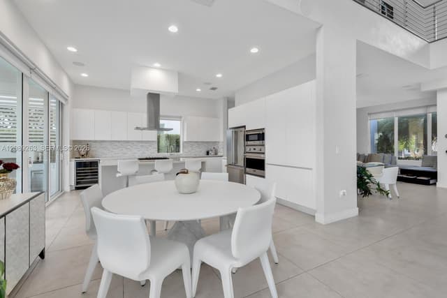 10250 NW 75th Ter, Doral FL 33178 - Doral, FL - Photo 6