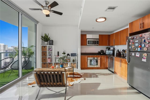 300 S Biscayne Blvd # 3509, Miami FL 33131 - Miami, FL - Photo 2