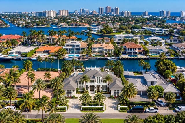 2455 DEL LAGO Drive, Fort Lauderdale FL 33316 - Fort Lauderdale, FL - Photo 2