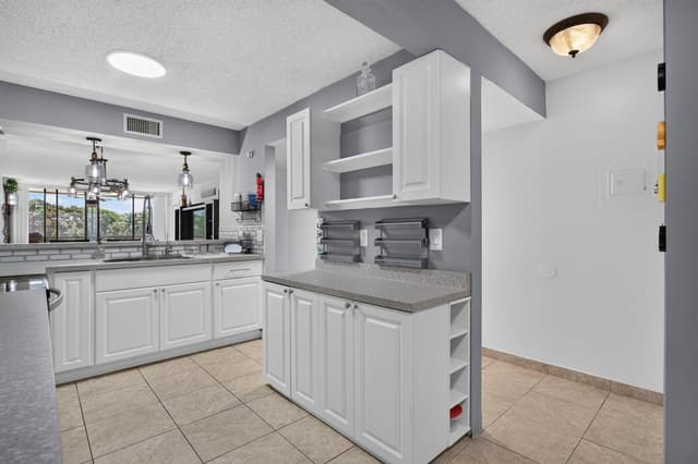 5626 Coral Lake Drive # 302, Margate FL 33063 - Margate, FL - Photo 2