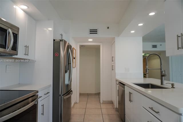 16485 Collins Ave # 338, Sunny Isles Beach FL 33160 - Sunny Isles Beach, FL - Photo 4