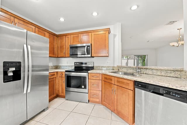 4441 SW 11th Place, Deerfield Beach FL 33442 - Deerfield Beach, FL - Photo 2