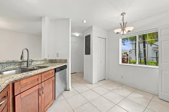 4441 SW 11th Place, Deerfield Beach FL 33442 - Deerfield Beach, FL - Photo 6