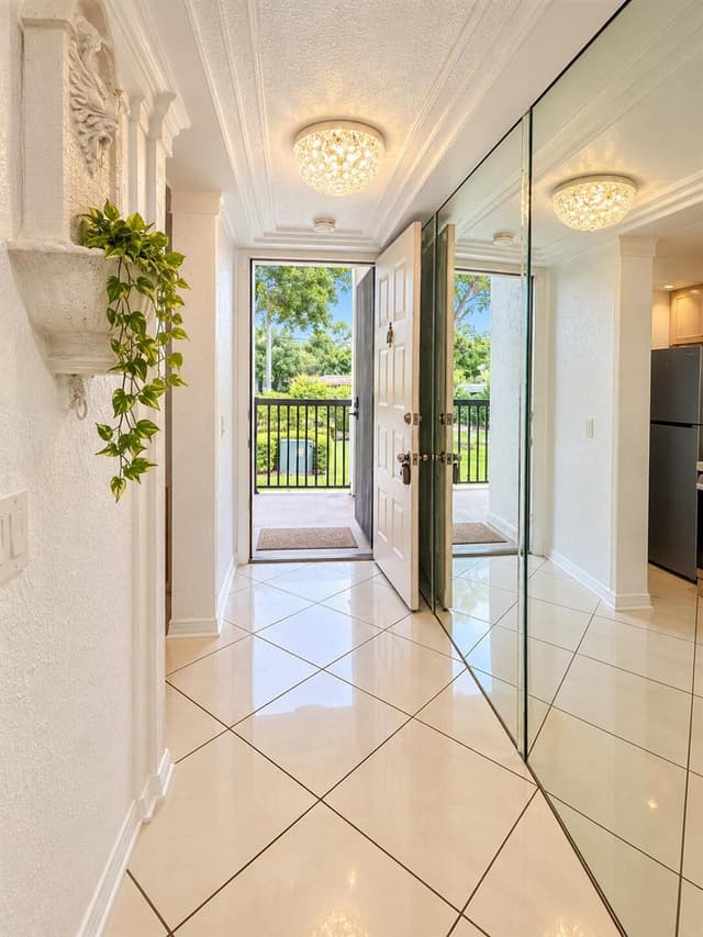 112 LAKE EMERALD Drive # 203, Oakland Park FL 33309 - Oakland Park, FL - Photo 2