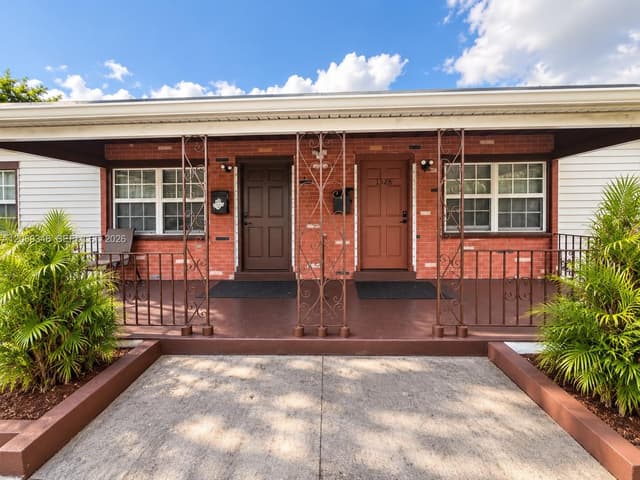 1526 NE 135th St, North Miami FL 33161 - North Miami, FL - Photo 4
