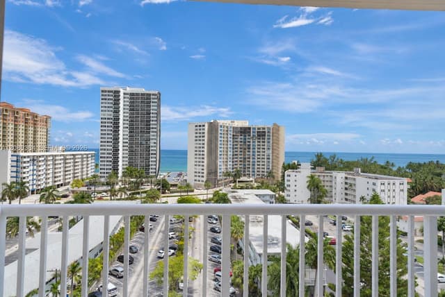 3161 S Ocean Dr # 1106, Hallandale Beach FL 33009 - Hallandale Beach, FL - Photo 2