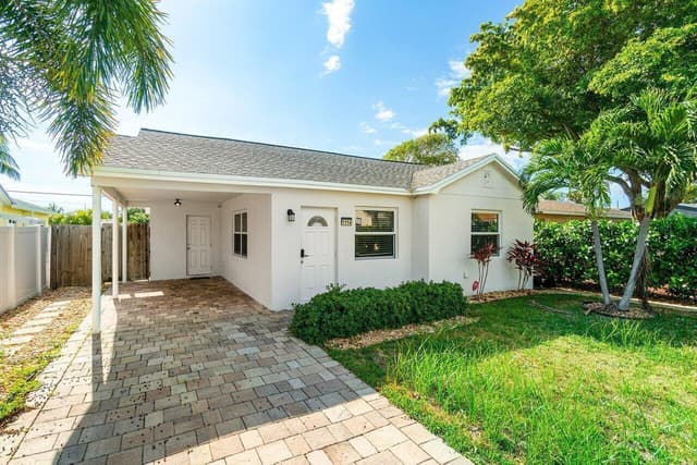1114 S M Street, FL 33460 - Photo 2