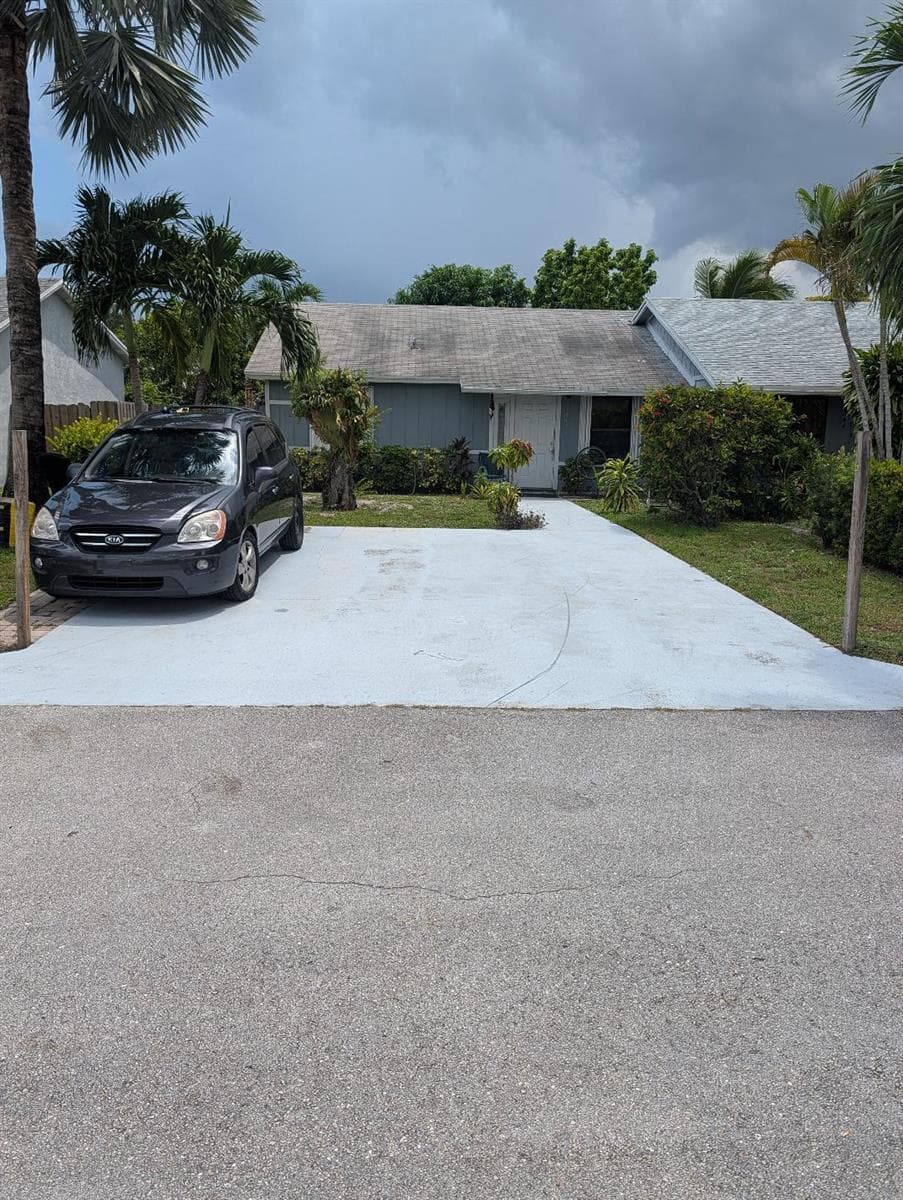 3848 Parkside Circle, Palm Springs FL 33461