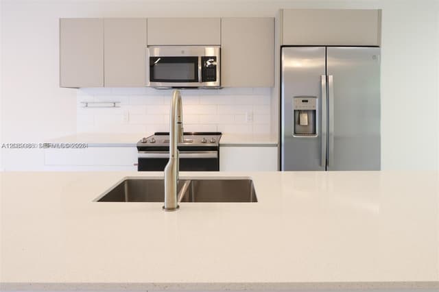 2555 NE 193rd St # 2223, Miami FL 33180 - Miami, FL - Photo 2