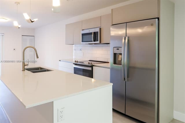 2555 NE 193rd St # 2223, Miami FL 33180 - Miami, FL - Photo 3