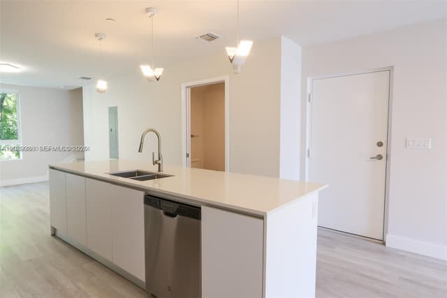 2555 NE 193rd St # 2223, Miami FL 33180 - Miami, FL - Photo 4