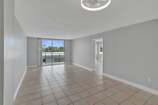 7601 Byron Avenue # 3C, Miami Beach FL 33141 - Miami Beach, FL - Photo 5