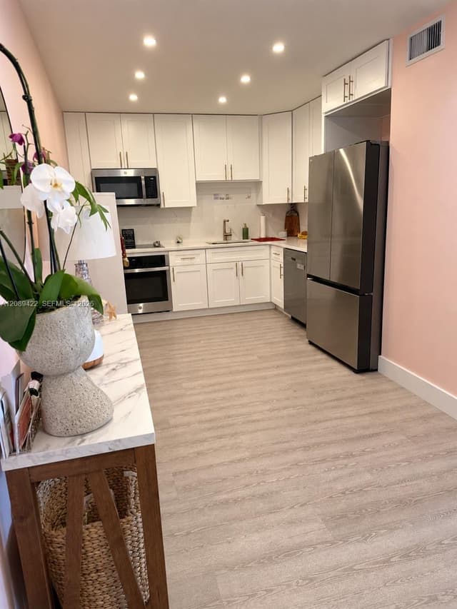 1450 Lincoln Rd # 406, Miami Beach FL 33139 - Miami Beach, FL - Photo 6