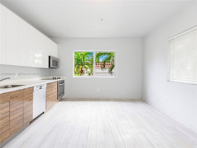 820 15th St # 205, Miami Beach FL 33139 - Miami Beach, FL - Photo 2