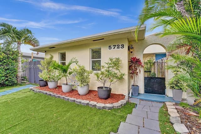 5723 SW 24th Ave, Dania Beach FL 33312 - Dania Beach, FL - Photo 2
