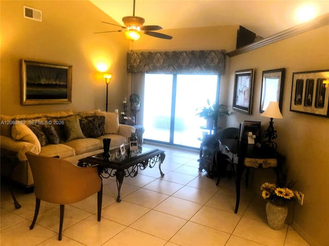 14481 Hickory Ct, Davie FL 33325 - Davie, FL - Photo 2
