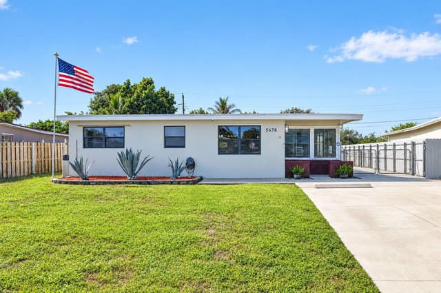 5678 Cinnamon Drive, West Palm Beach FL 33415 - West Palm Beach, FL - Photo 5