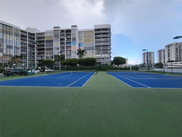 800 Parkview Dr # 309, Hallandale Beach FL 33009 - Hallandale Beach, FL - Photo 6