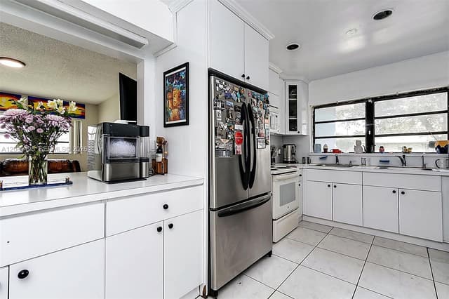 17860 NE 9th Pl, North Miami Beach FL 33162 - North Miami Beach, FL - Photo 5