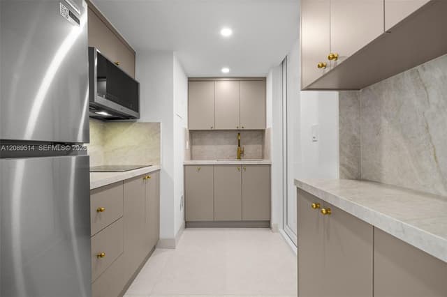 335 Collins Ave # 407, Miami Beach FL 33139 - Miami Beach, FL - Photo 5