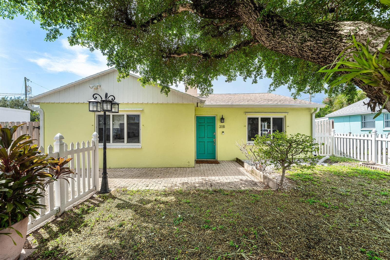 318 W Mango Street W, Lantana FL 33462 - Lantana, FL - Photo 1