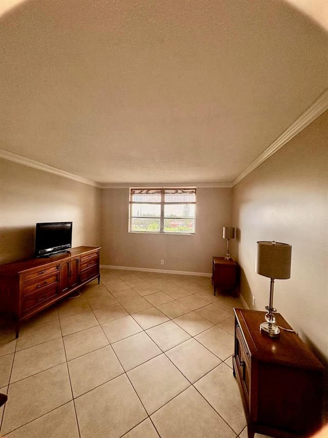 2901 NW 46th Avenue # 405, Lauderdale Lakes FL 33313 - Lauderdale Lakes, FL - Photo 5