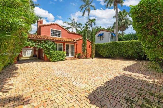 629 Altara Ave, Coral Gables FL 33146 - Coral Gables, FL - Photo 2