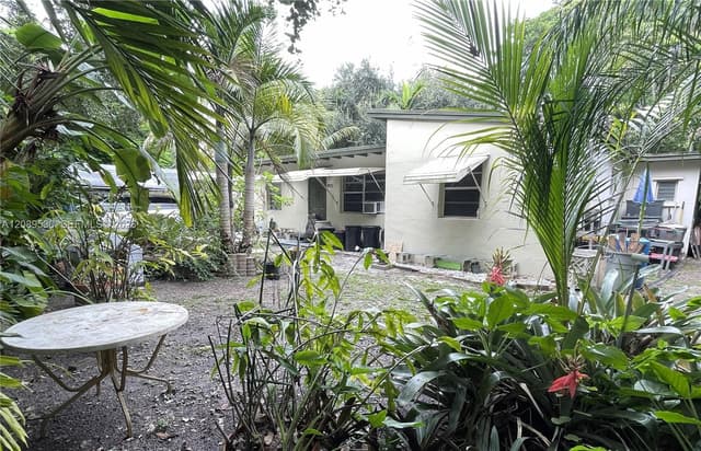 6711 SW 63rd Ave, South Miami FL 33143 - South Miami, FL - Photo 2
