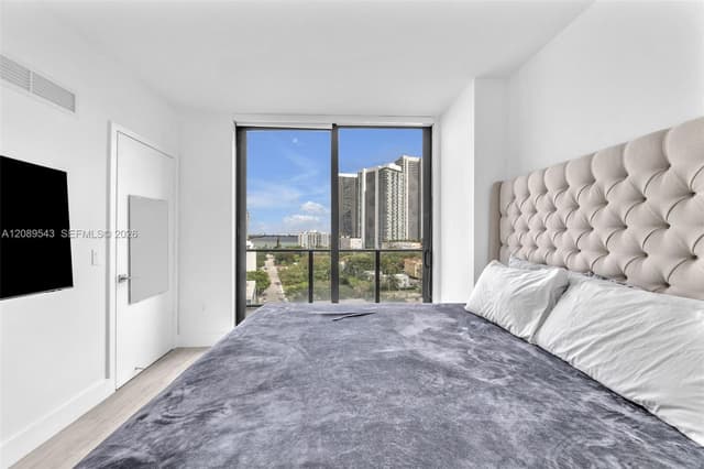 121 NE 34th St # 905, Miami FL 33137 - Miami, FL - Photo 4