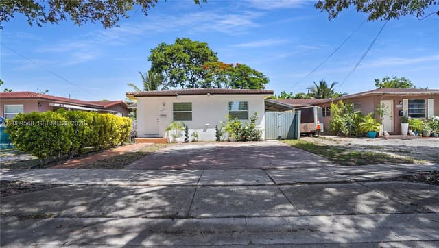 11161 SW 7th St, Sweetwater FL 33174 - Sweetwater, FL - Photo 2