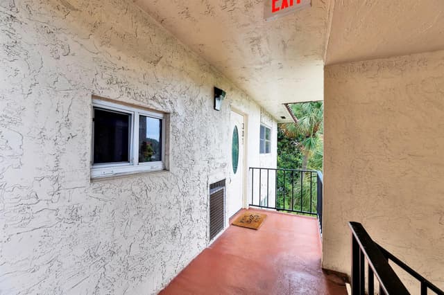 9500 N Hollybrook Lake Drive # 301, Pembroke Pines FL 33025 - Pembroke Pines, FL - Photo 2